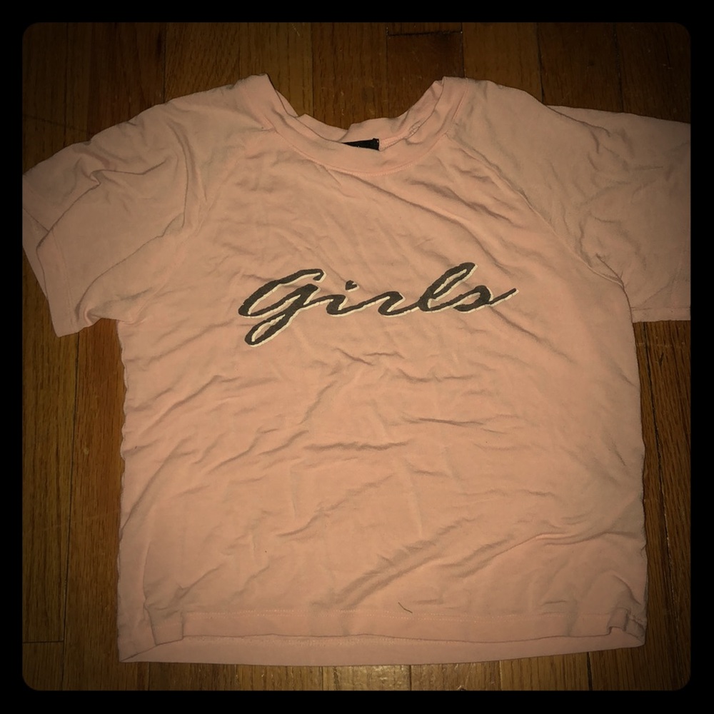 Cropped pink tee. 💕